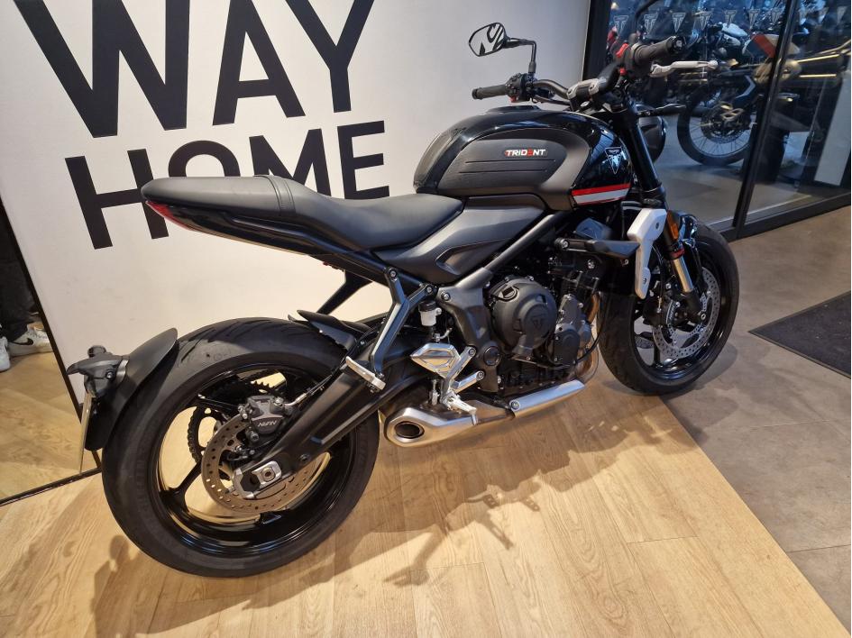 TRIUMPH TRIDENT 660 - BRIDABLE A2 - 7900 KMS - MAI 2023 - 1 ERE MAIN