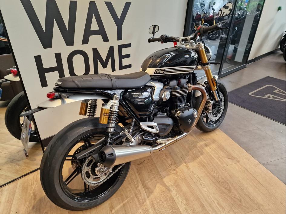 TRIUMPH SPEED TWIN 1200 RS - 1500 KMS - JANVIER 2025