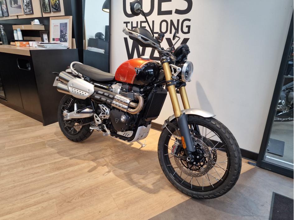 TRIUMPH SCRAMBLER 1200 XE 02/25 600KMS