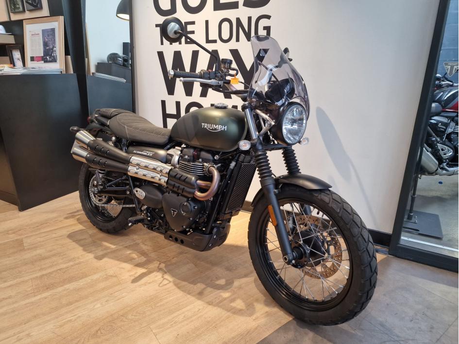 TRIUMPH STREET SCRAMBLER 900 1ERE MAIN 9100KMS SEPTEMBRE 2022 BRIDABLE A2
