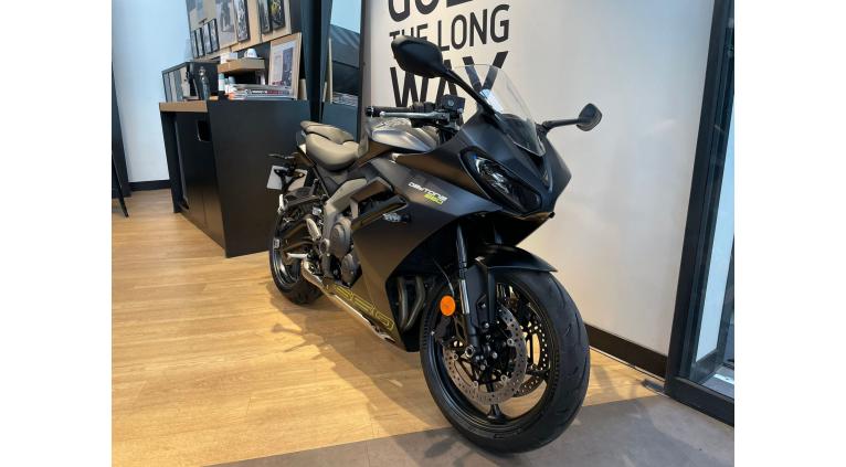 TRIUMPH 	DAYTONA 660