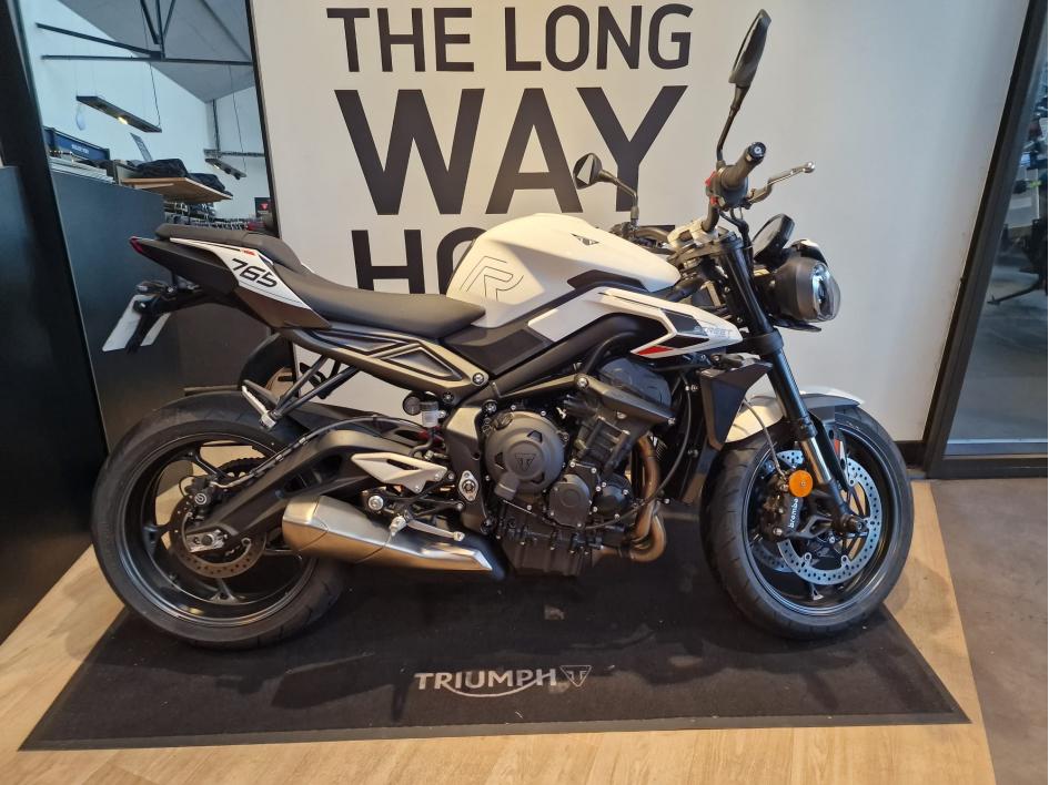 TRIUMPH STREET TRIPLE 765 R  BRIDEE A2  1200KMS 10/24