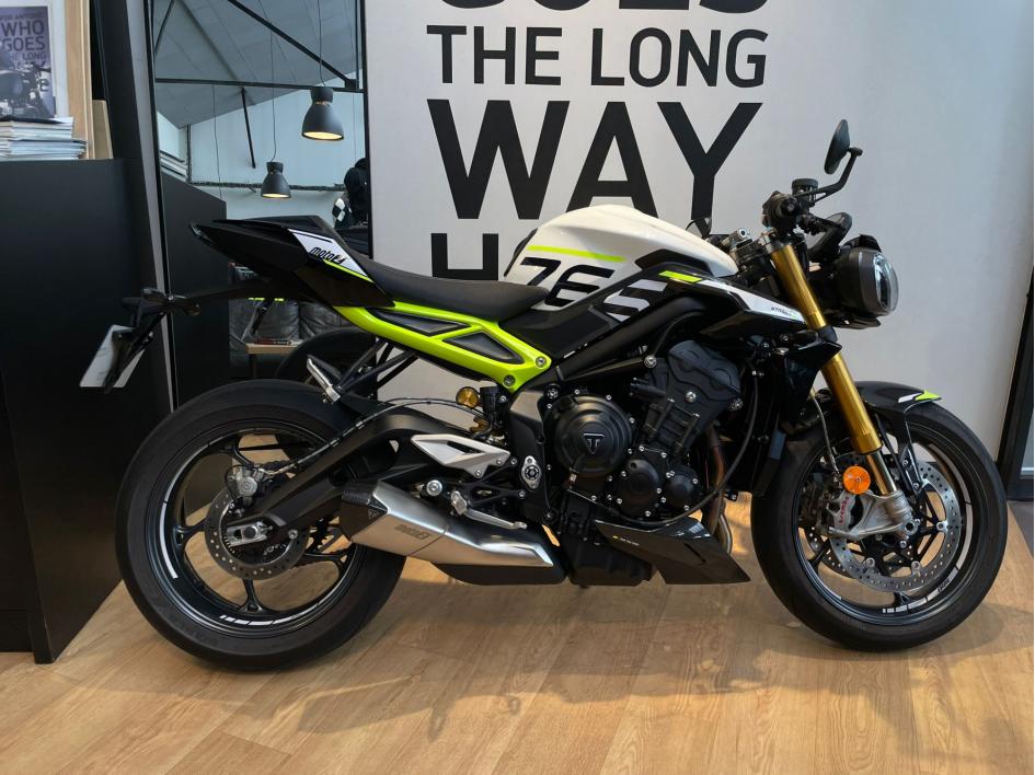 TRIUMPH STREET TRIPLE 795 MOTO 2 - 2700 KMS - JUIN 2023 - 1ERE MAIN - AIDE A LA VENTE