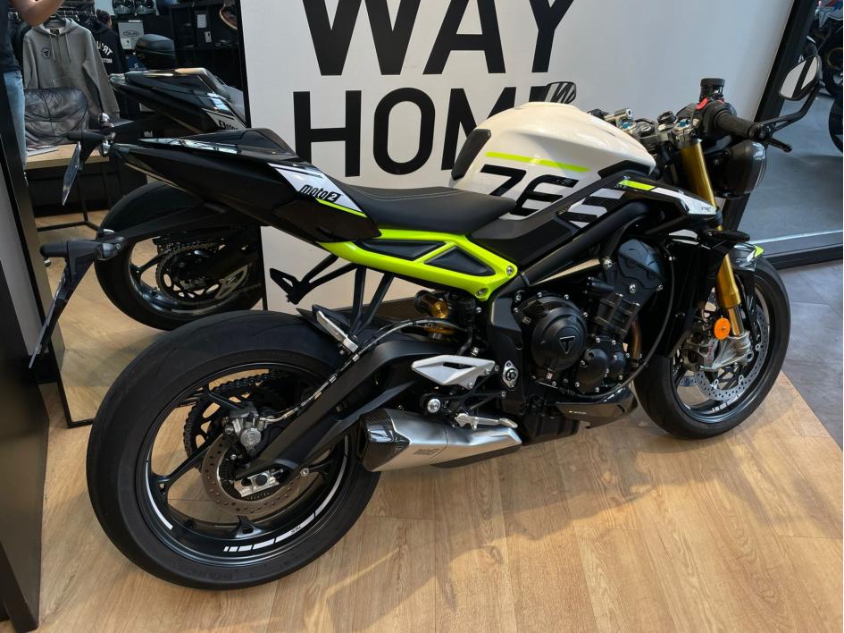 TRIUMPH STREET TRIPLE 795 MOTO 2 - 2700 KMS - JUIN 2023 - 1ERE MAIN - AIDE A LA VENTE