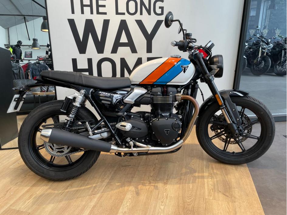 TRIUMPH SPEED TWIN 900 - BRIDEE A2 - 1000 KMS - FEVRIER 2025