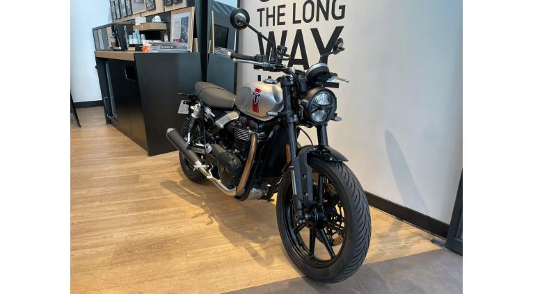 TRIUMPH SPEED TWIN 900