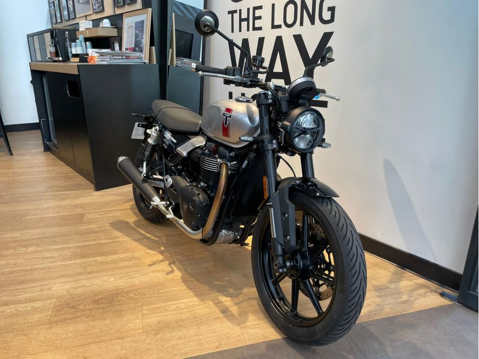 TRIUMPH SPEED TWIN 900 - BRIDEE A2 - 2800 KMS - FEVRIER 2025