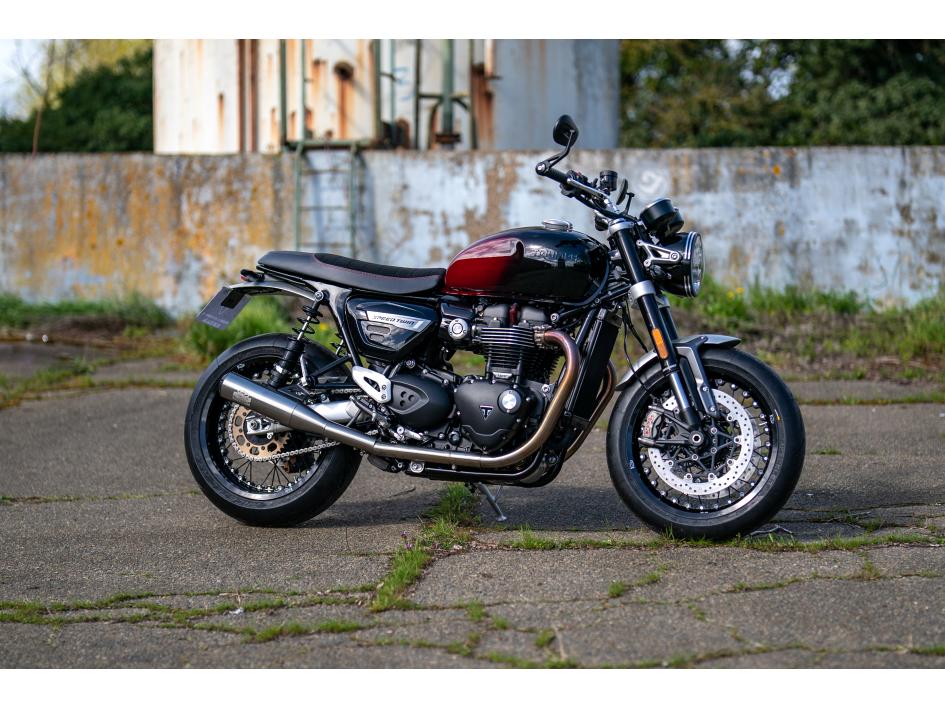 SPEED TWIN 1200 STEALTH EDITION