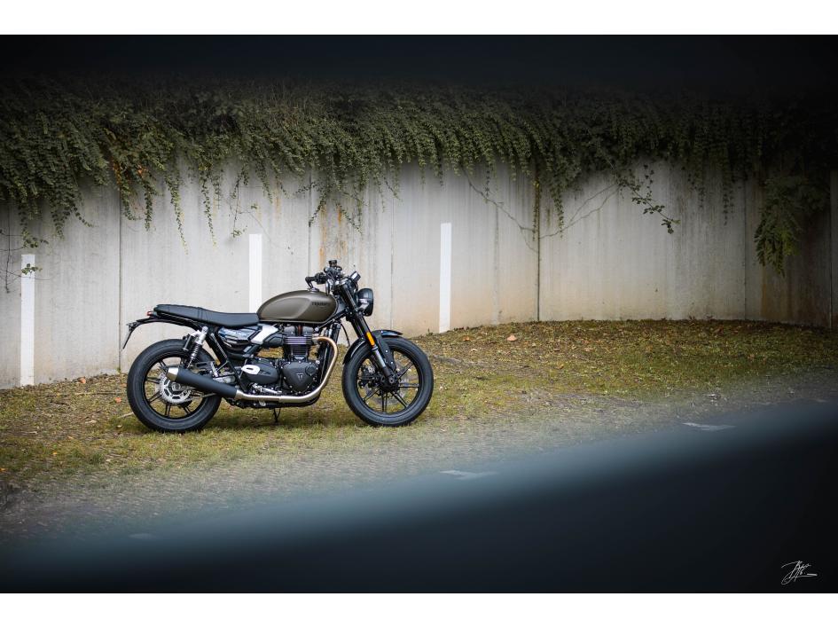 SPEED TWIN 900 IRONSTONE