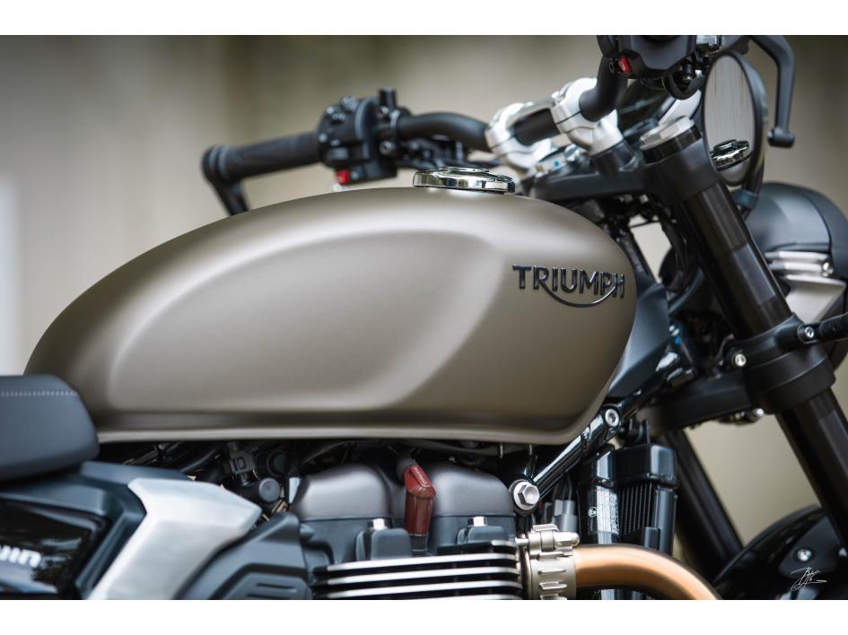 SPEED TWIN 900 IRONSTONE