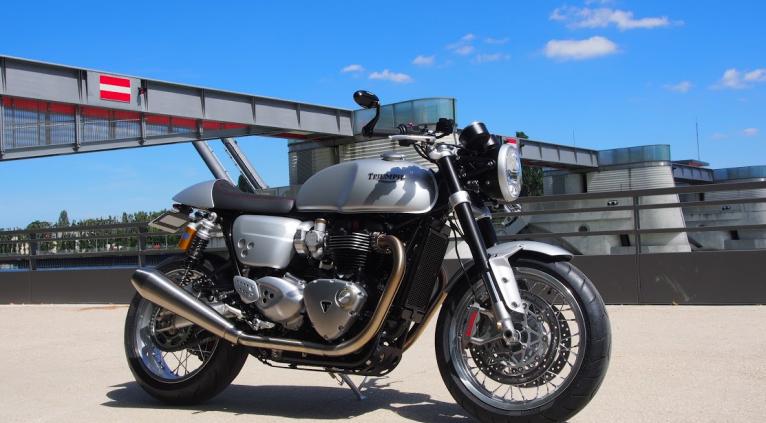 THRUXTON R 1200