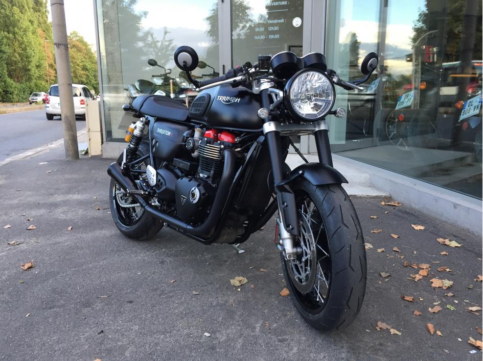 THRUXTON R BLACK MAT 