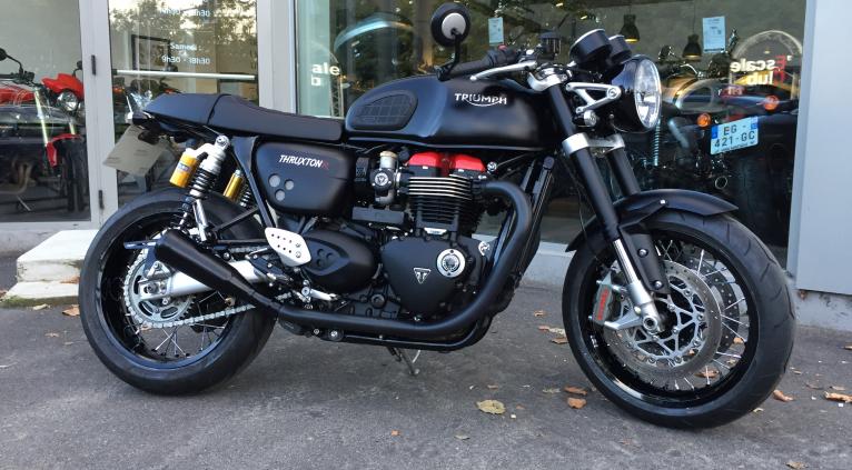 THRUXTON R BLACK MAT 