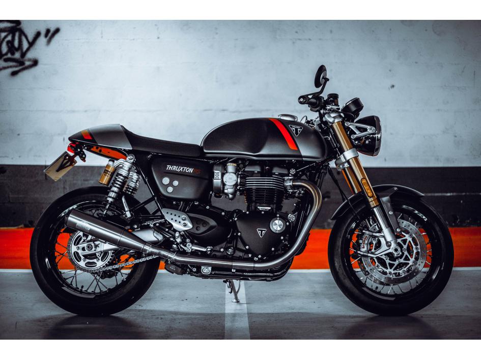THRUXTON RS JEKILL AND HIDE