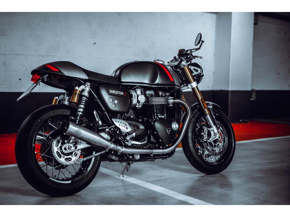 THRUXTON RS JEKILL AND HIDE